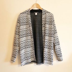 H&M • Black & White Aztec Printed Cardigan